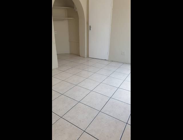 1 bed property to rent in HIGHLANDS NORTH